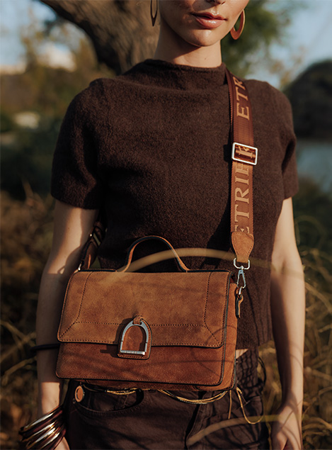 Crossbody bag M Altesse Suede